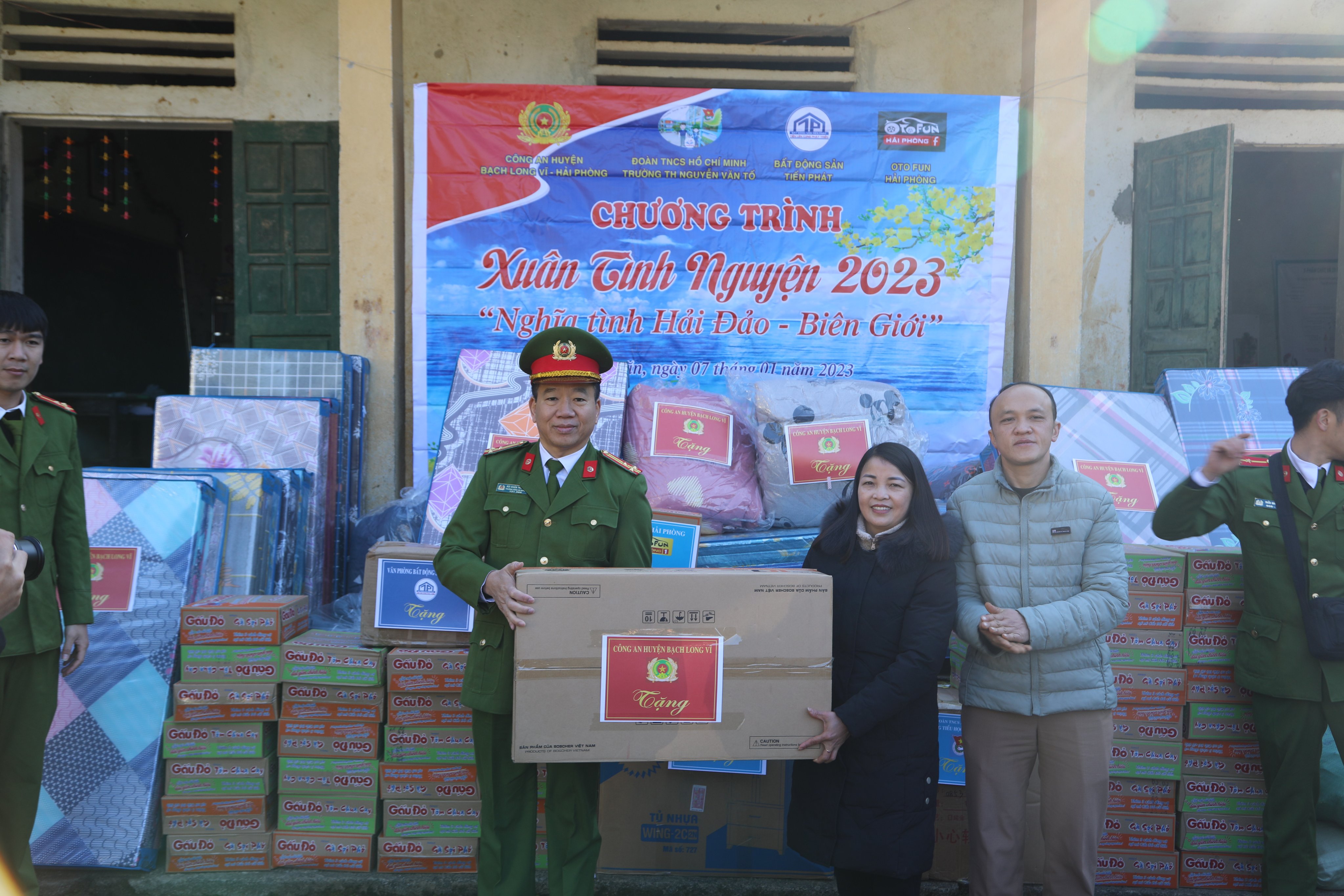Công an huyện Bạch Long Vĩ: Tổ chức Giáo dục truyền thống, Xuân tình nguyện 2023 “Nghĩa tình Hải đảo - Biên giới” tại Hà Giang